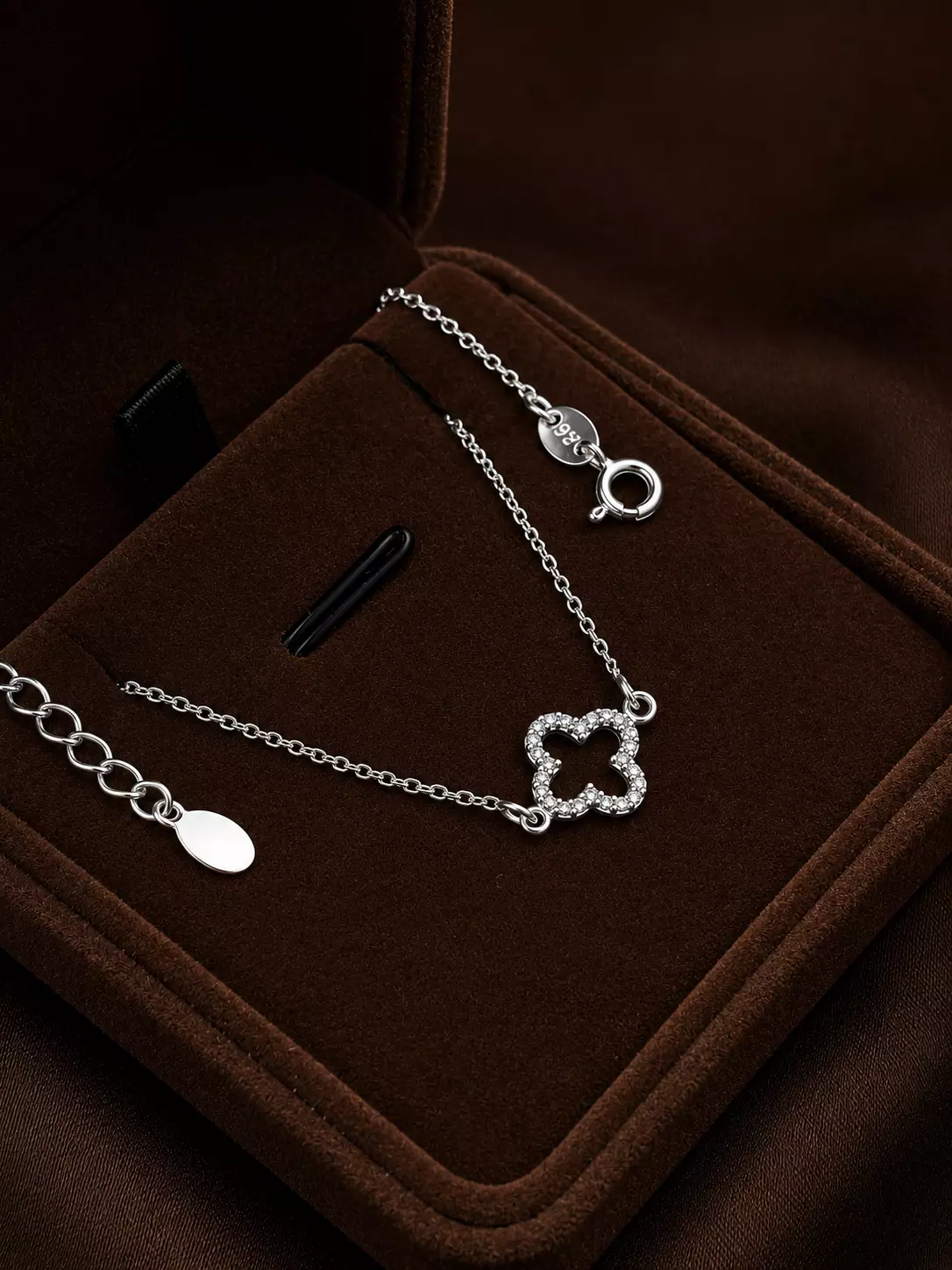 PULSEIRA TREVO CRAVEJADO PL11